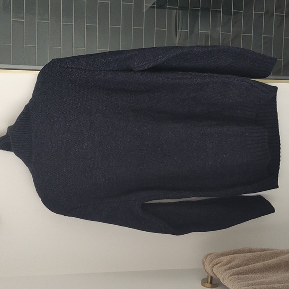 Ladies Navy heavyweight sweater L/XL. NWOT. - Picture 12 of 12